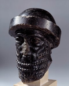 Mesopotamië: hoofd uitgehouwen in dioriet genaamd Hammurabi. Uit Susa door Mesopotamian Mesopotamian
