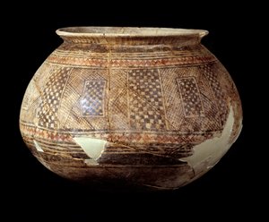 Vaas met geometrische decoratie in de stijl van Halaf door Mesopotamian Mesopotamian