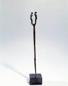 Oosterse kunst: pin een hoofd versierd met twee figuren. Bronzen object, circa 3300 - 3200 v.Chr. (Uruk periode, Mesopotamië). Uit Tello