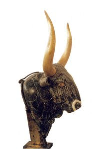 Minoïsche kunst: rhyton in de vorm van een stierenkop uit het Kleine Paleis van Knossos op Kreta. 1550-1500 v.Chr. Heraklion, Archeologisch Museum