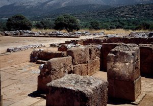 Minoïsche beschaving: uitzicht op de ruïnes van het paleis van Malia (of Mallia) rond 2000 v.Chr. door Minoan