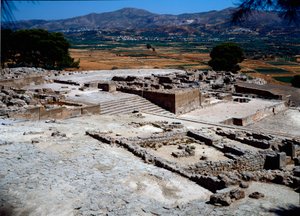 Minoïsche beschaving: uitzicht op de westelijke vleugel van het paleis van Phaistos. 1950-1700 v.Chr. Phaistos, Kreta door Minoan