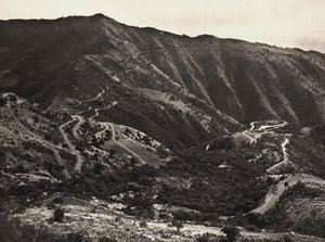 De weg op de Massaua-Asmara heuvels, 09/05/1936 door Modestino Baldinetti
