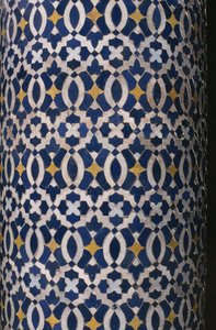Kasbah van Thamiel glaoui, zellij-tegelwerk, detail (keramiek) door Moroccan School