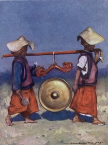 Shan-dienaren dragen koperen gong