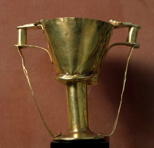 Myceense kunst heeft Minoïsche invloeden: kelk (of beker) in goud met dubbele handgreep genaamd beker van Nestor. 16e eeuw v.Chr. Uit graf IV van Mycene. Athene, Nationaal Archeologisch Museum door Mycenaean