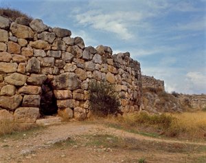 Myceense kunst: westelijke trap naar de Myceense citadel, stad Tiryns