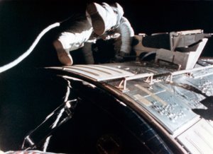 Alfred M. Worden b1932 tijdens de Apollo 15 maanmissie, 1971
