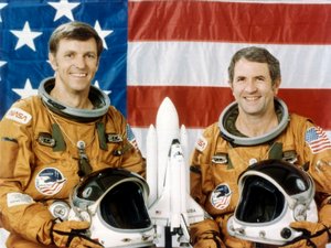Astronauten Joe Engle en Richard Truly, tweede Space Shuttle vlucht