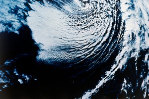 Aarde vanuit de ruimte - cycloon door NASA Images