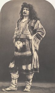 [Zelfportret in kostuum], 1862-64 door Nadar
