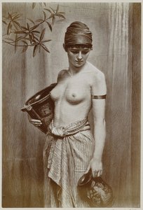 Fotoreproductie van een houtsnede naar het schilderij Wasserträgerin van Max Nonnenbruch