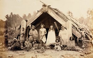 Maori-familie, Nieuw-Zeeland, ca. 1880s (albumineprint)