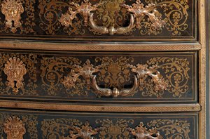 Detail van een Louis XIV commode door Nicholas Sageot