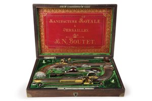 Een paar zilver-gemonteerde getrokken vuursteenpistolen, Versailles, 1825 door Nicolas Noel Boutet