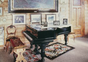 Interieur van de woonkamer in het huis van Edvard Grieg