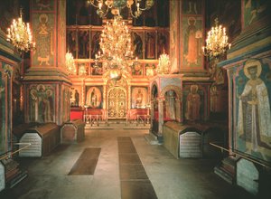 Interieur van de Aartsengel Michaël Kathedraal in het Kremlin van Moskou, 1679-1681
