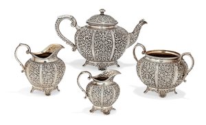 Repousse vierdelige theeset, eind 19e eeuw