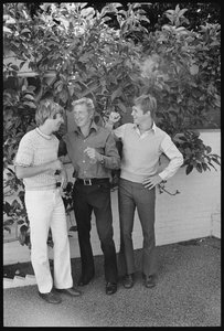 Beau Bridges, Jeff Bridges en Lloyd Bridges in hun achtertuin thuis