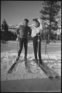 Janet Leigh en Tony Curtis op ski