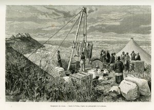 Het laden van de kisten van archeologische opgravingen, Perzië. Gravure door Tofani, ter illustratie van het verhaal 