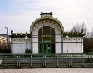 Het Otto Wagner Paviljoen op Karlsplatz