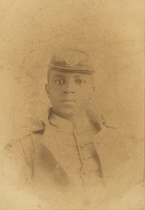 Kabinetkaart van Kol. Charles Young als cadet op West Point door Pach Bros