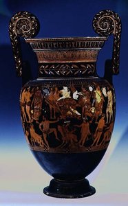 Attische roodfigurige voluutkrater, versierd met een scène van acteurs en muzikanten die zich voorbereiden op een optreden voor Bacchus en Ariadne, Grieks, uit Ruvo, 5e eeuw v.Chr. door Painter Pronomos