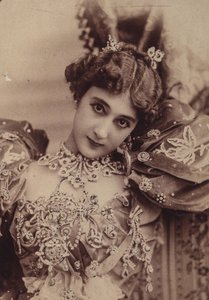 La Belle Otéro, 1890s door Paris . Photo studio Reutlinger