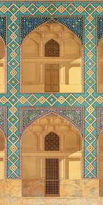 Detail van de Binnenplaats Arcades in de Medrese-i-Shah-Hussein, Isfahan, plaat 26-27 uit Moderne Monumenten van Perzië, gegraveerd door A. Levie