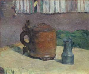 Stilleven: Houten bierpul en metalen kan door Paul Gauguin