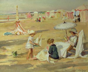 Moeder met haar kinderen op het strand