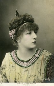 Henriette Rosine Bernard alias Sarah Bernhardt (1844-1923) als "Théodora", toneelstuk door Victorien Sardou, in 1884 door Paul Nadar