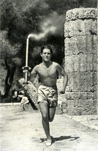 Konstantin Kondylis eerste Olympische fakkeldrager voor de Spelen in Berlijn