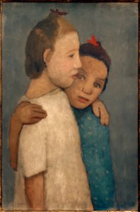 Twee meisjes in witte en blauwe jurk, leunend op de schutting