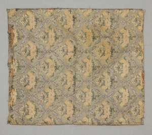 Fragment, bloemig ogivaal patroon door Persian School