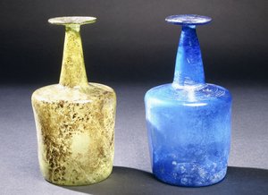 Perzische vrij geblazen glazen flessen