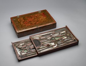 Gereedschapskist die de Heilige Familie afbeeldt, c.1830 (gemengde media) door Persian School