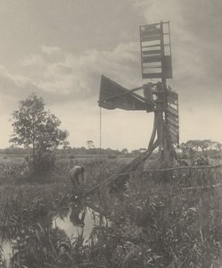 Een vervallen watermolen,1886 (foto) door Peter Henry Emerson