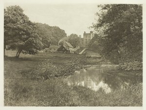 Haddon Hall en Homestead, vanaf de rivier door Peter Henry Emerson