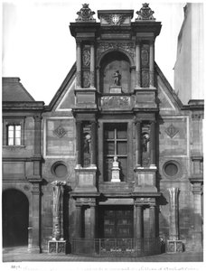 Centraal deel van de hoofdgevel, van Chateau van Anet, in de binnenplaats van Ecole des Beaux-Arts, 1547-52