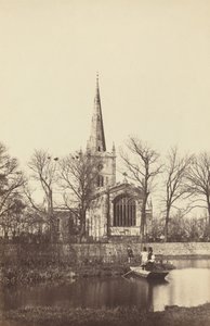 Kerk vanaf een Rivieroever
