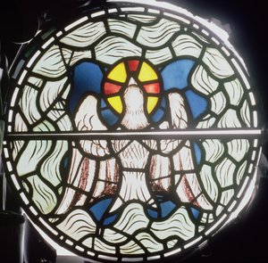 De Heilige Geest, uit het Scheppingsraam (detail) door Philip Webb