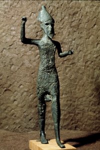 Fenicië: beeldje van een god in brons. Gevonden in de zee bij Selinunte, Sicilië. 14e-13e eeuw v.Chr. Palermo, Museo Archeologico Nazionale door Phoenician