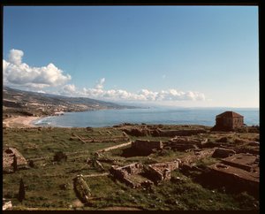 Zicht op archeologische site, 3e tot 2e millennium v.Chr. door Phoenician Phoenician