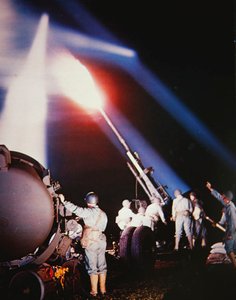 Amerikaanse luchtafweergeschut- en zoeklichtunits gestationeerd in Groot-Brittannië tijdens de Tweede Wereldoorlog door Photographer American