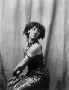 Tamara Karsavina, als slaaf in 