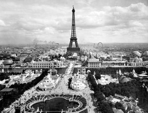 Uitzicht op de Champs de Mars en de Eiffeltoren, Wereldtentoonstelling Parijs
