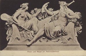 Allegorische figuren die de Rijn en de Moezel vertegenwoordigen op het Nationaldenkmal, monument ter herdenking van de eenwording van Duitsland, Rudesheim am Rhein, Hessen door Photographer German