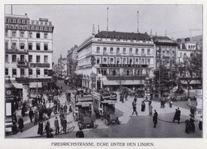 Berlijn: Friedrichstrasse, hoek Unter den Linden door Photographer German